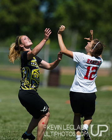 2014 USAU D-I College Champs Friday Round 4 Action