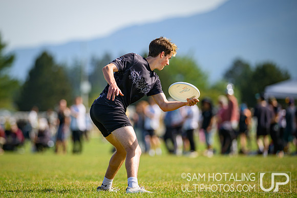 Saturday pool play at USAU D-I College Championships