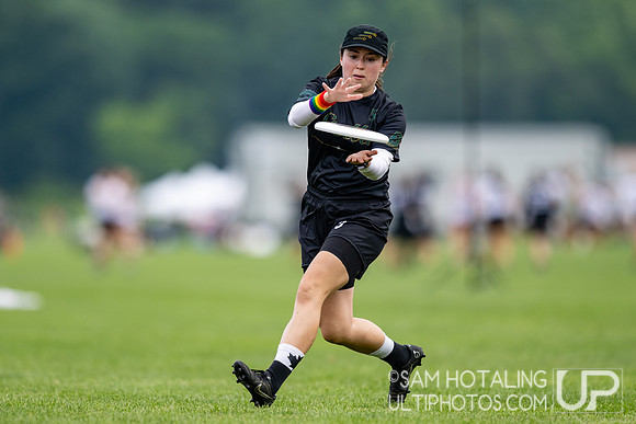 CUSB Shout vs Stella in pool play at World Ultimate Club Championships