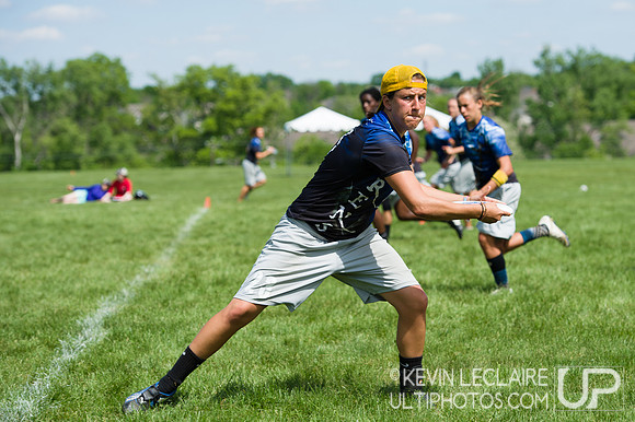 2014 USAU D-I College Champs Saturday Round 4 Action