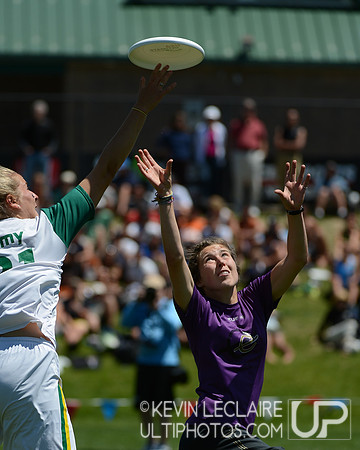 2012 USAU D-I College Championships Sunday Action