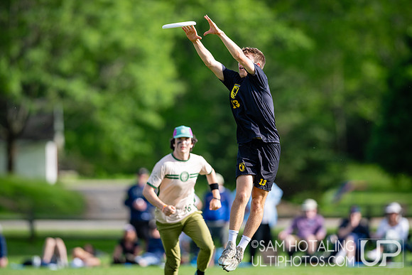 Men’s pool play at USAU DI College Championships