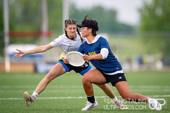 Pool play at USAU D1 College Championships