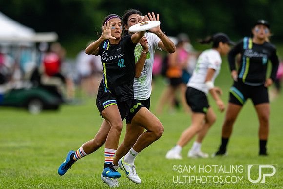 Ellipsis vs La Septima in pool play at World Ultimate Club Championships