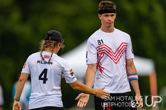 Fireflies vs Reading Ultimate in pool play at World Ultimate Club Championships