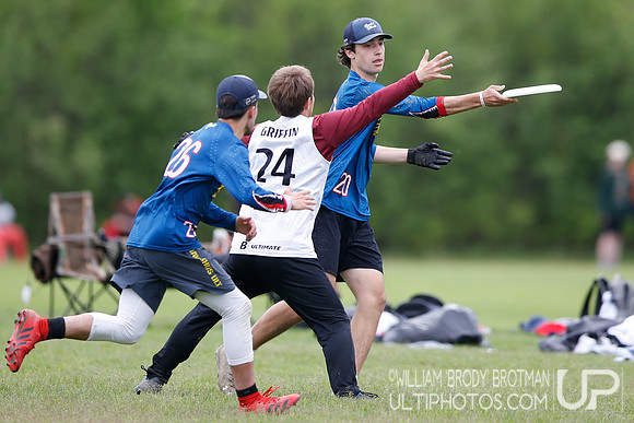 Day 1 of USA Ultimate 2022 D-III College Championships