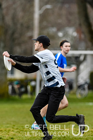 The ninth annual Douglas Bowl featuring UVIC and UBC Women’s and Open Ultimate teams.