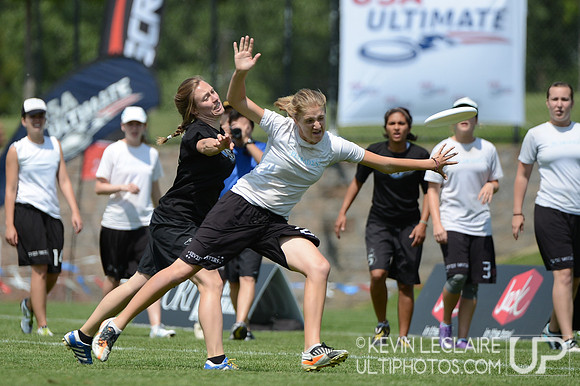 2012 USAU D-I College Championships Friday Action