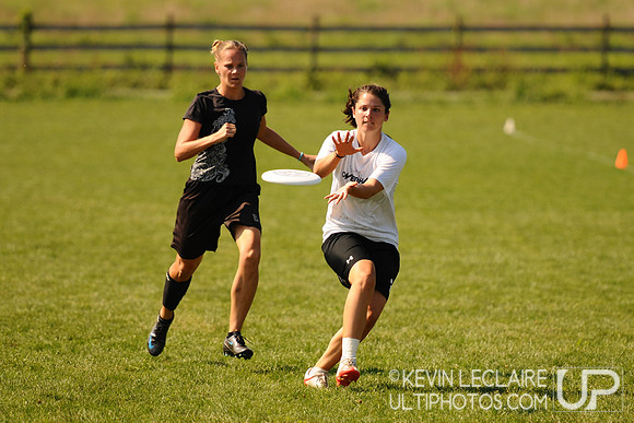 Sunday Elite Mixed Playoffs action -- Chesapeake Open 2010