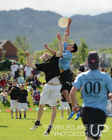 2012 USAU D-I College Championships Sunday Action
