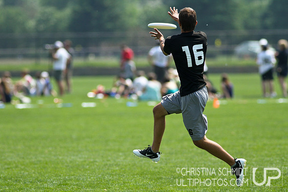 2012 USAU D-I College Championships Saturday Round 4 Action