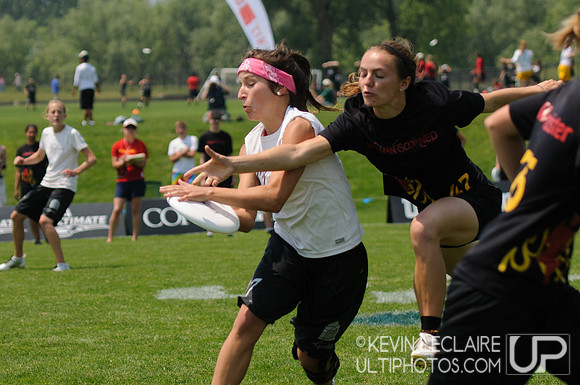 2012 USAU D-I College Championships Saturday Action