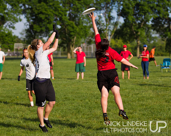 2014 USAU D-I College Champs Sunday Action