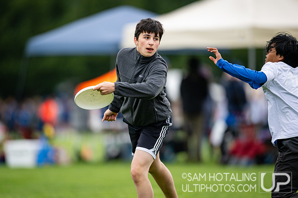 Pool play round I at DiscNW Spring Reign