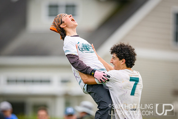 Highlights: Lewis & Clark Bacchus vs Middlebury Pranksters (M) in finals at USAU D-III College Championships