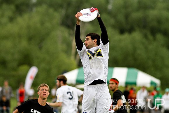 2012 USAU D-I College Championships Friday Round 1 Action