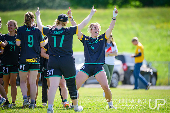 Highlights: pool play at USAU D-I College Championships