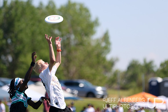 Pool play at USAU Youth Club Championships