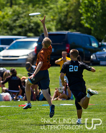 2014 USAU D-I College Champs Friday Action