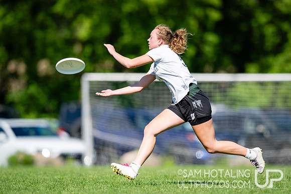 Women’s pool play at USAU DI College Championships