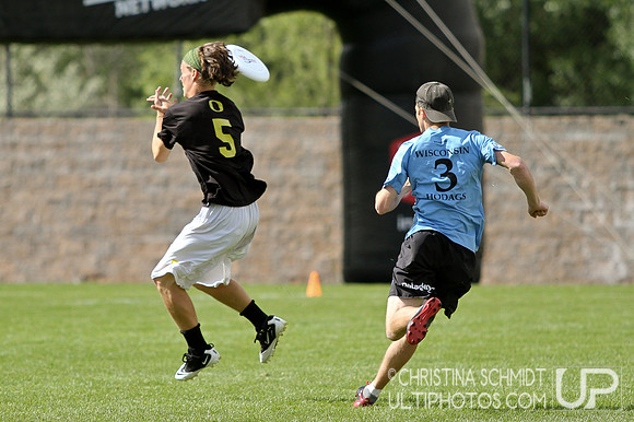 2012 USAU D-I College Championships Sunday Semis Action