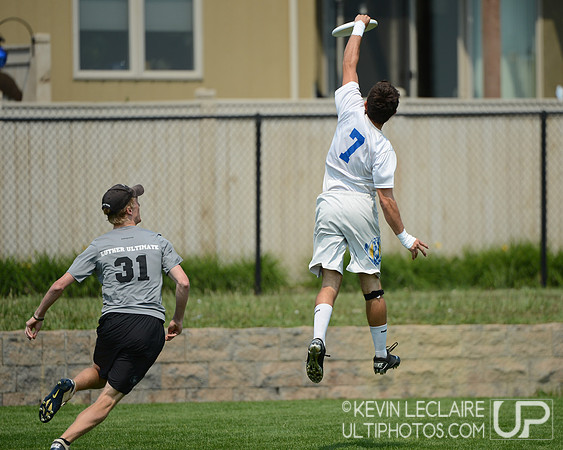 2012 USAU D-I College Championships Saturday Action