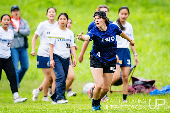Women’s pool play at USAU DI College Championships