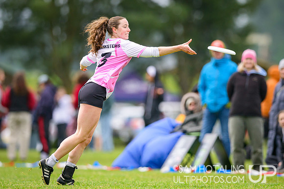 Davenport Panthers vs Middlebury Pranksters in quarterfinals at USAU D-III College Championships