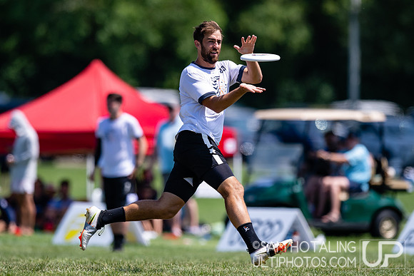 Buzz Bullets vs PoNY in quarterfinals at World Ultimate Club Championships