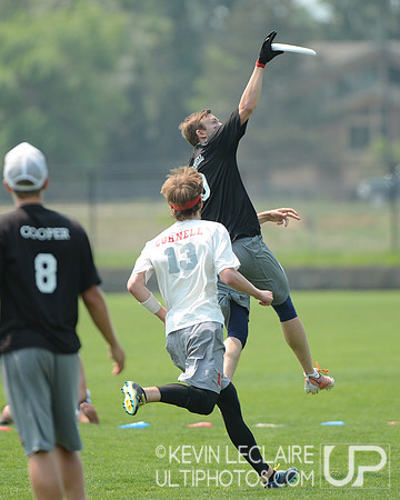 2012 USAU D-I College Championships Saturday Action