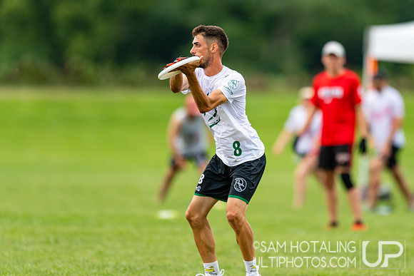 Alligators Masi vs Wollongong Krank in pool play at World Ultimate Club Championships