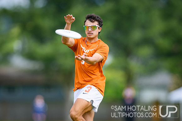 Pool play at USAU D-I College Championships