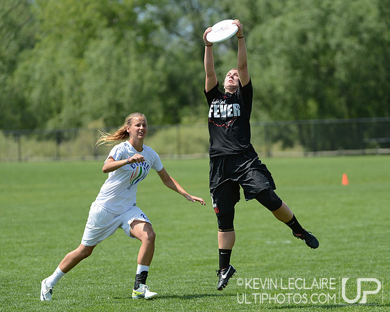 2012 USAU D-I College Championships Friday Action