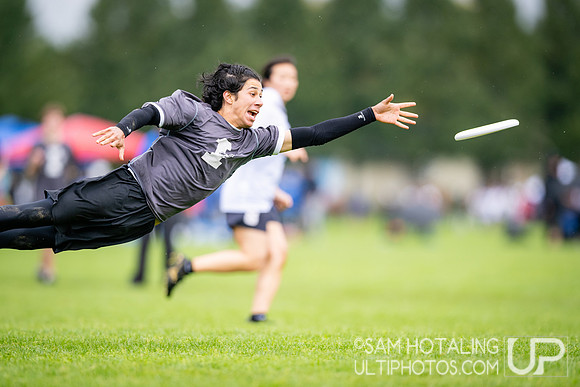 Bracket play on Sunday at DiscNW Spring Reign
