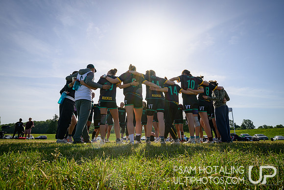 Stanford Superfly vs Vermont Ruckus in pool play at USAU D-I College Championships