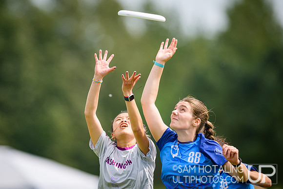 Highlights: pool play at USAU D-I College Championships