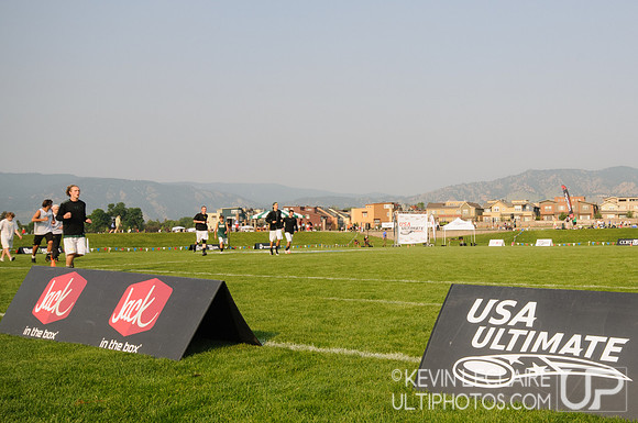 2012 USAU D-I College Championships Saturday Action