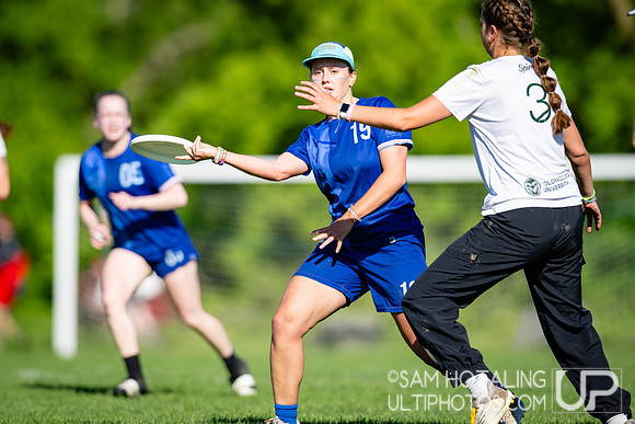 Women’s pool play at USAU DI College Championships