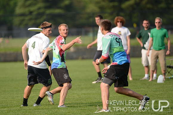 2012 USAU D-I College Championships Saturday Action