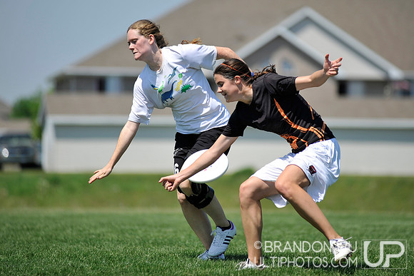 Saturday Women's Pool Play & Crossovers - 2012 USAU D-III College Championships