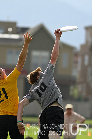2012 USAU D-I College Championships Saturday Action