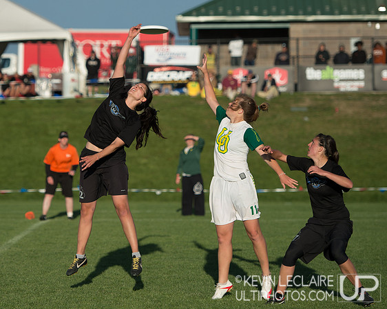 2012 USAU D-I College Championships Sunday Action