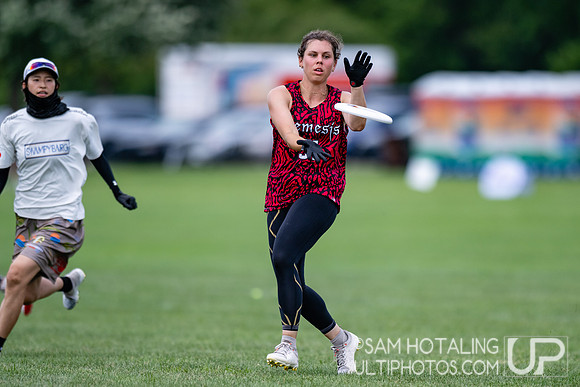 Chicago Nemesis vs Swampybarg in pool play at World Ultimate Club Championships