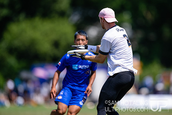 Buzz Bullets vs PoNY in quarterfinals at World Ultimate Club Championships