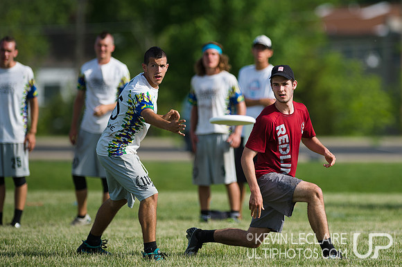 2014 USAU D-I College Champs Saturday Pre-Quarters Action
