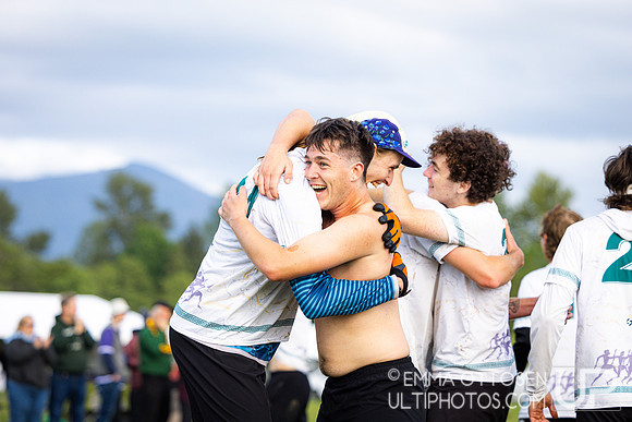 Sunday full coverage from USAU D-IIII College Championships: Semi-Finals