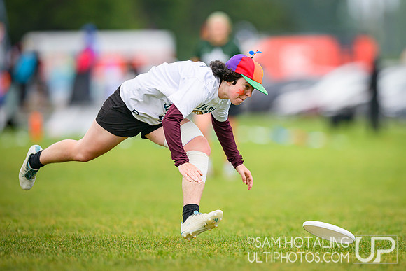 Haverford/Bryn Mawr Sneetches vs Mount Holyoke Daisy Chain in quarterfinals at USAU D-III College Championships