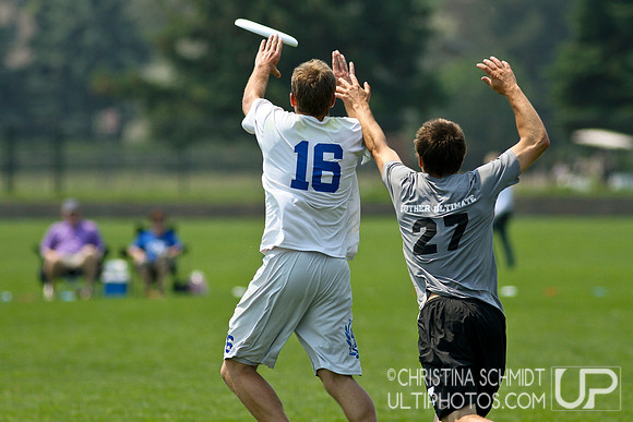 2012 USAU D-I College Championships Saturday Round 2 Action