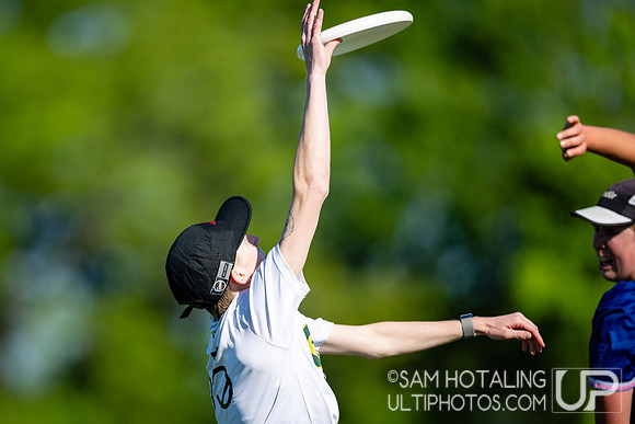 Women’s pool play at USAU DI College Championships