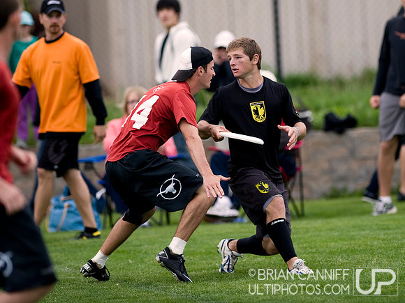 Saturday 2:30pm round -- 2011 USAU College Championships